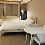Apartment Close To Hongik University Station
