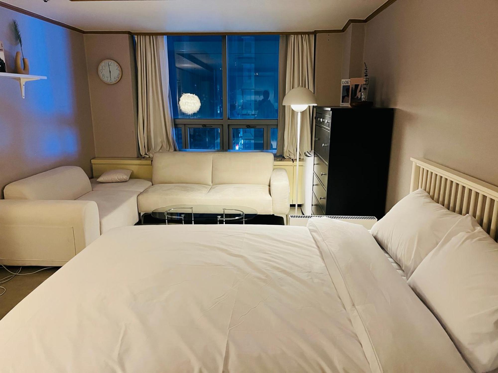 Close To Hongik Station * Seoul
