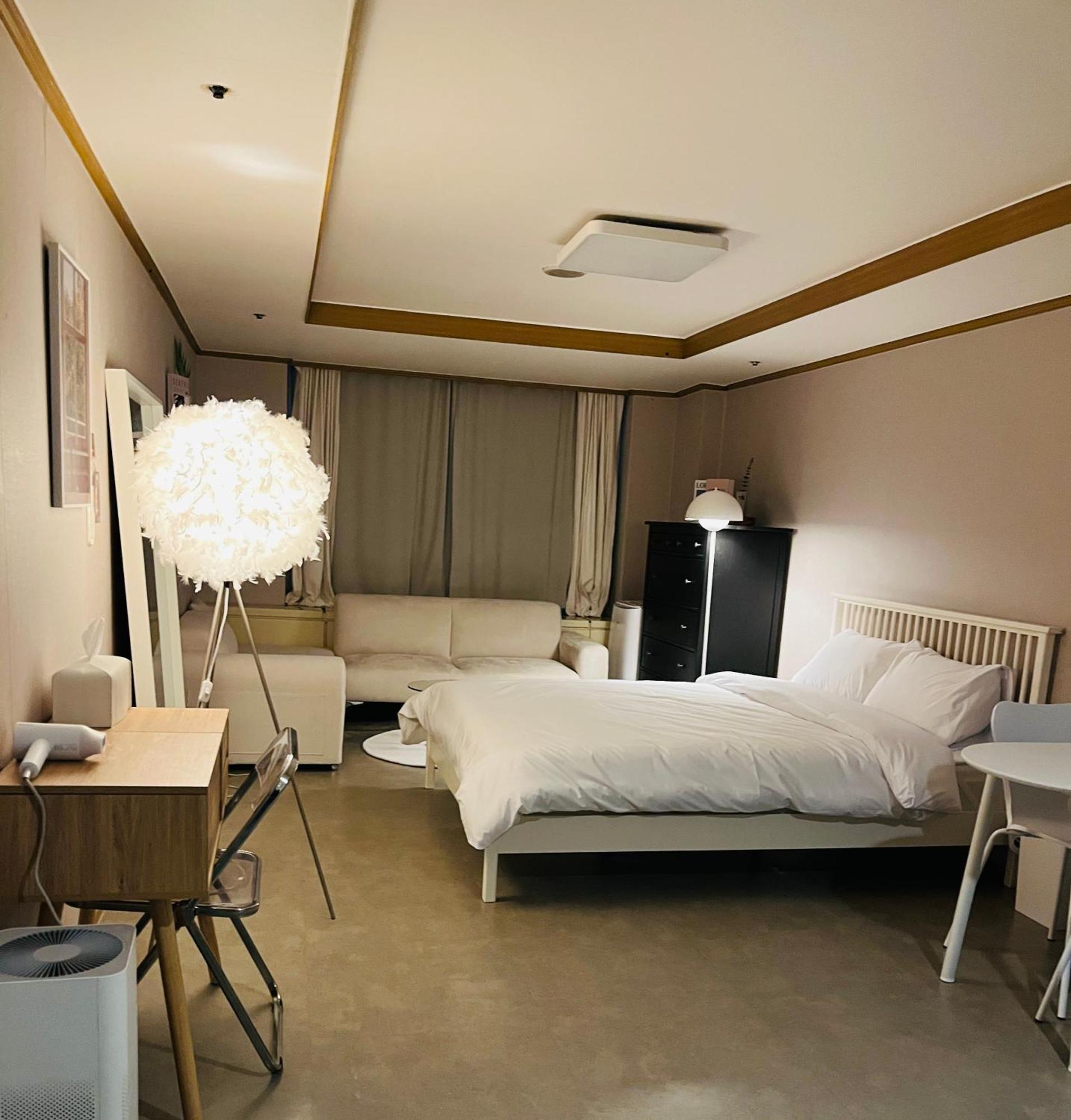 Apartment Close To Hongik Station *